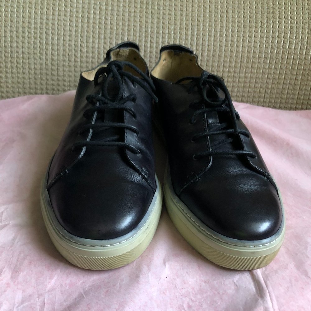 Gucci Men's Black Leather Sneakers - Picture 3 of 15